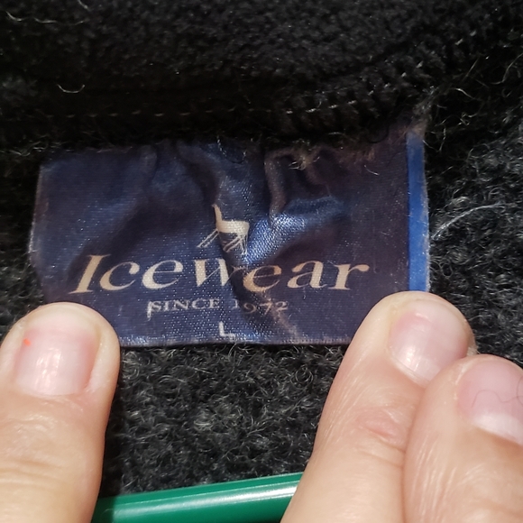 Ice Wear kids wool sweater size large - Picture 2 of 3